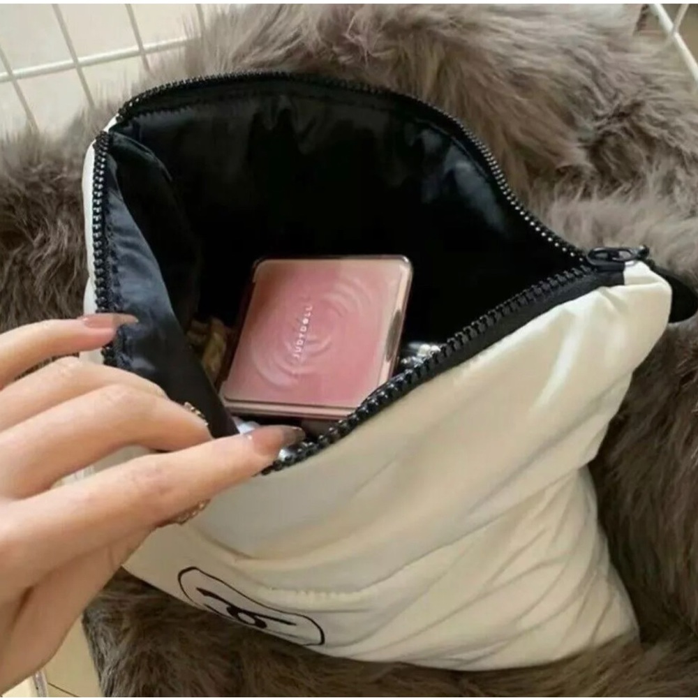 💞- Chanel white puffy makeup bag pouch clutch cosmetic case - Picture 11 of 16